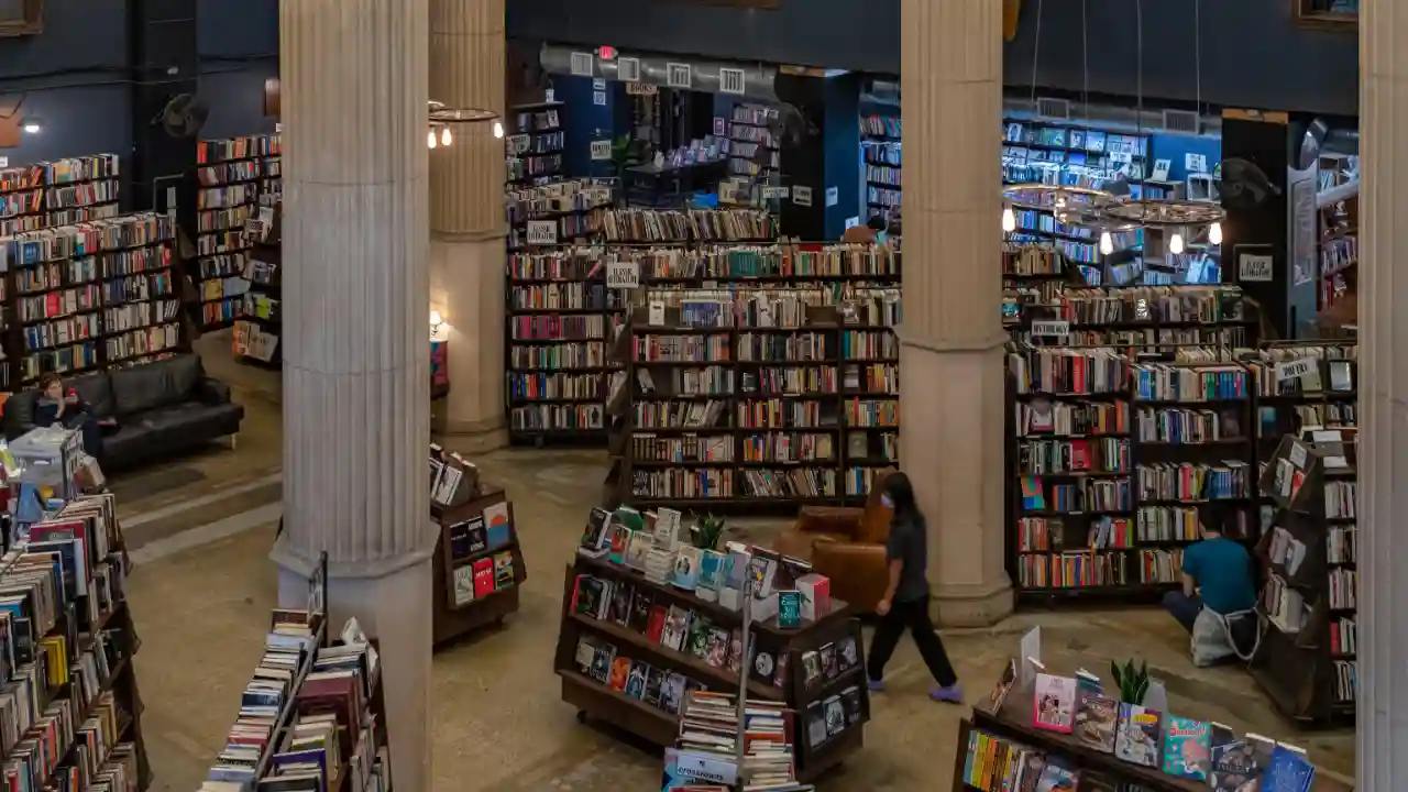 Browse The Last Bookstore