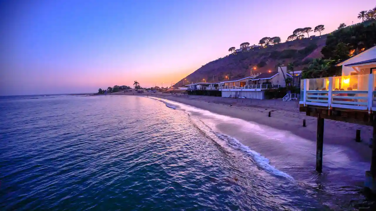 Malibu, renowned for its pristine beaches and celebrity allure, beckons travelers with its laid-back coastal charm and natural beauty. From the rugged cliffs of Point Dume to the serene shores of El Matador State Beach, Malibu captivates visitors with its picturesque landscapes and opportunities for outdoor adventure.